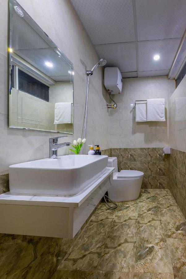 Cat Ba Hongkong Hotel Dong Khe Sau Екстер'єр фото
