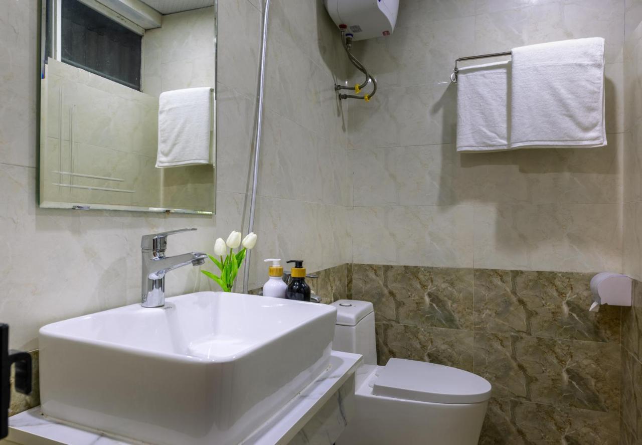 Cat Ba Hongkong Hotel Dong Khe Sau Екстер'єр фото